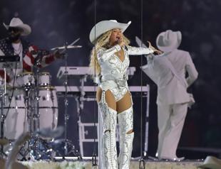 Beyonces performance highlighted Netflixs NFL debut on Christmas Day