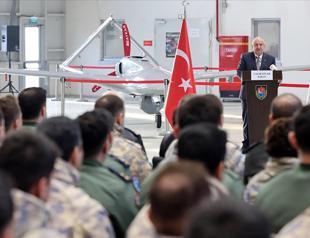 Defense minister outlines strategic goals at UAV base