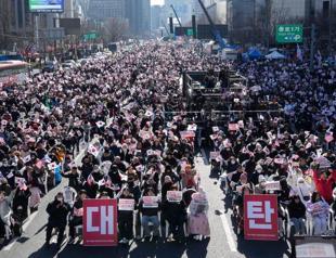 South Korea in political crisis after president resists arrest