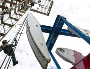 Canada’s unemployment falls, but Trump threats cloud outlook