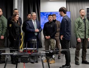 Blasts in Kiev as UKs Starmer inks landmark 100-year accord