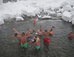 Rize’s winter swimming festival attracts nature enthusiasts