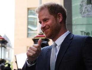 Prince Harry settles lawsuit against Murdochs UK tabloids