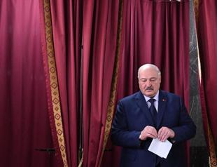 Putin hails Lukashenkos convincing re-election