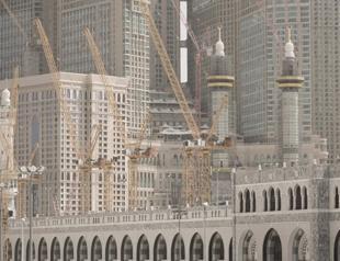Saudi Arabia opens Mecca, Medina to foreign investors
