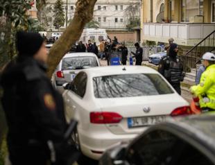 Law enforcement detain 100 suspects in ISIL raids