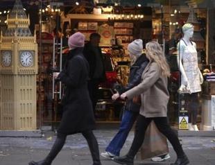 Rising UK shoplifting cost $2.7 billion in losses: retailers