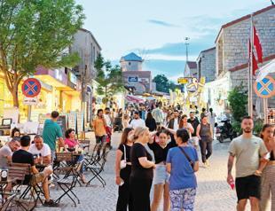 Tourism revenues reach all-time high of $61.1 billion