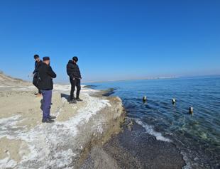 Receding water levels in Van Lake reveal ruins of ancient pier
