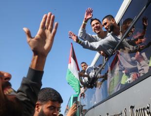 15 freed Palestinian prisoners arrive in Türkiye