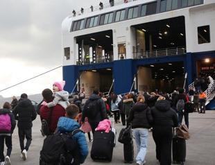 Greece declares state of emergency for Santorini amid ongoing seismic activity