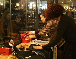 Ex-lovers’ gifts put up for sale at auction in Mersin