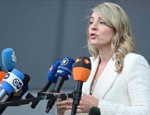 Canada rejects Trumps proposal to reinstate Russia in G7