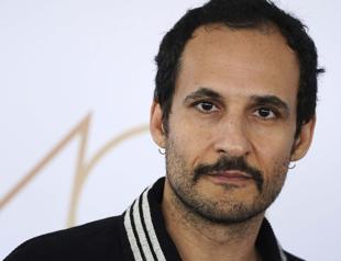 Director apologizes after actors groping accusation