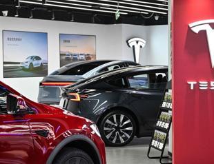 Tesla rolls out advanced self-driving functions in China