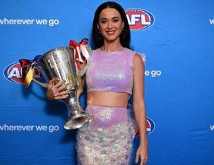 Katy Perry to blast off into space