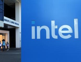 Intel slows $28 billion chip factory project in Ohio