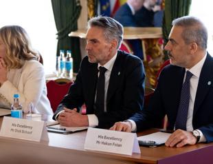 Fidan attends London summit on Ukraines security