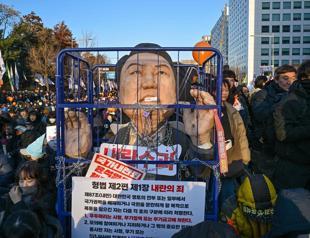 Court orders South Korea’s Yoon released from jail