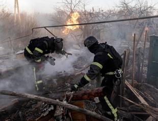 Russian strikes kill 12 in eastern Ukraine