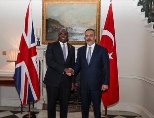 Turkish, British top diplomats discuss Europe security in phone call