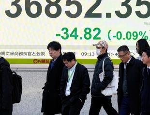 Japans economy grew by 2.2 percent in fourth quarter