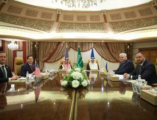 Ukraine, US discuss partial truce as drones hit Russia