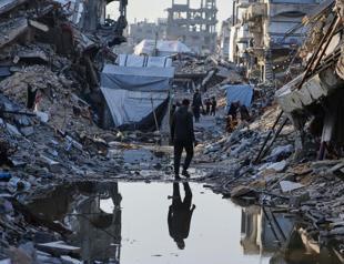 Displaced Palestinians struggle to find water during Ramadan