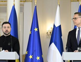 Zelensky warns on concessions to Moscow ahead of Trump call