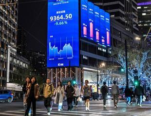 Equities resume selloff as global trade war intensifies