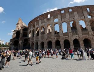 Italy watchdog slams ticket hoarding at Colosseum