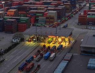 China urges US to meet halfway as markets rocket on Trump tariff pause