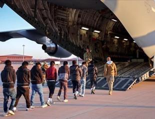 US Supreme Court pauses Trump deportations