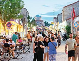 Domestic tourism spending up 83 pct to 419 billion liras