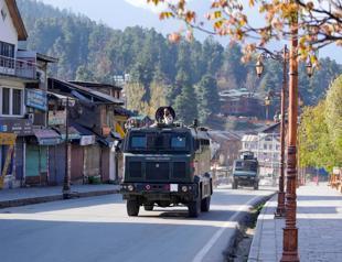 India hunts gunmen who massacred 26 in Kashmir tourist hotspot