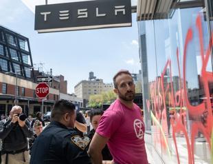 Teslas European sales plunge 45 percent in January-March