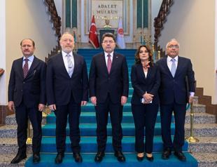 DEM Party delegation meets justice minister