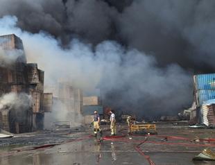 Fire blazes day after Iran port blast killed 40, injured 1,000