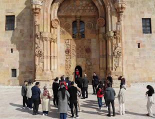 ‘Alhambra of Anatolia’ welcomes thousands of visitors