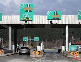 High-speed driving at fast pass toll booths sparks concerns