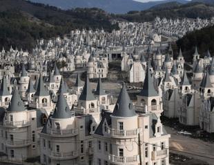 Prosecutors seek 885-year terms in failed ‘chateau’ project