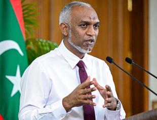 Maldives president holds record 15-hour press conference