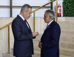 Turkish, Pakistani FMs discuss escalating India-Pakistan tensions