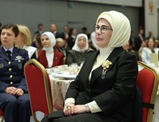 First lady honors moms on Mothers Day