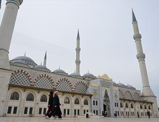 QR codes installed at mosques in Istanbul