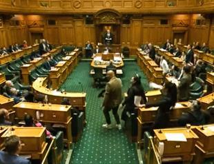 NZ set to suspend Maori lawmakers over protest haka