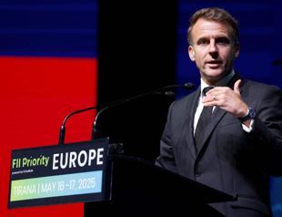 Macron invites international investors to ‘stable Europe’
