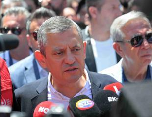 CHP leader joins youth march to urge democratic race