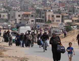 Dozens killed in Gaza as Israel steps up offensive