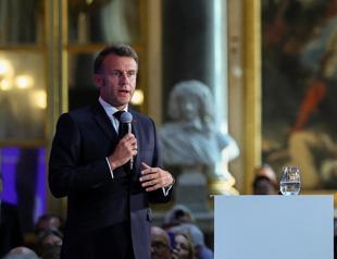 Macron chairs meeting on Muslim Brotherhood threat
